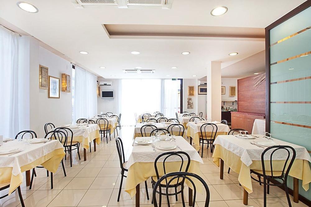Hotel Brezza 리미니 외부 사진